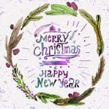 Cartão do Natal da aquarela com a grinalda dos galhos do azevinho e do Feliz Natal do texto Arte da aquarela Decoração do Natal ilustração stock Cartão do Natal da aquarela com a grinalda dos galhos do azevinho e do Feliz Natal do texto Arte da aquarela Decoração do Natal ilustração stock