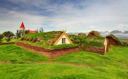 Casa della copertura del prato inglese, costruzioni originali dell'Islanda, Glaumbaer immagini stock Casa della copertura del prato inglese, costruzioni originali dell'Islanda, Glaumbaer immagini stock
