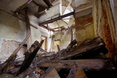 casa destruída imagens de stock casa destruída imagens de stock