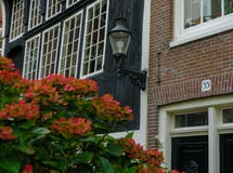 Casa tradicional en Amsterdam imagen de archivo libre de regalías Casa tradicional en Amsterdam imagen de archivo libre de regalías