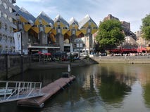 Casas do cubo em Rotterdam imagem de stock Casas do cubo em Rotterdam imagem de stock