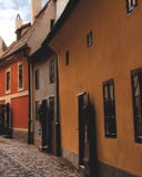 Casas viejas en Praga foto de archivo Casas viejas en Praga foto de archivo
