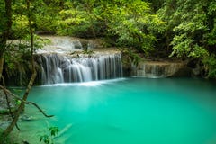 Cascada en Kanchanaburi, Tailandia de Erawan imagen de archivo libre de regalías Cascada en Kanchanaburi, Tailandia de Erawan imagen de archivo libre de regalías