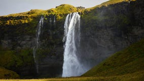 Cascata di Seljalandfoss Islanda fotografie stock libere da diritti Cascata di Seljalandfoss Islanda fotografie stock libere da diritti
