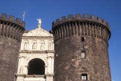 Castel Nuovo New Castle, Neapel, Italien lizenzfreie stockfotos Castel Nuovo New Castle, Neapel, Italien lizenzfreie stockfotos