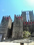 Castello di Guimaraes nel Portogallo fotografia stock libera da diritti Castello di Guimaraes nel Portogallo fotografia stock libera da diritti