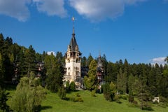 Castello famoso di Peles in Romania immagini stock libere da diritti Castello famoso di Peles in Romania immagini stock libere da diritti