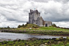 Castelo de Dunguaire, Kinvara, Ireland imagens de stock Castelo de Dunguaire, Kinvara, Ireland imagens de stock