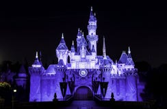 Castillo de Disneyland durante Diamond Celebration imagenes de archivo Castillo de Disneyland durante Diamond Celebration imagenes de archivo