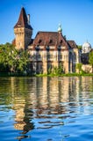 Castillo de Vajdahunyad en Budapest, Hungría Fotografía de archivo Castillo de Vajdahunyad en Budapest, Hungría Fotografía de archivo
