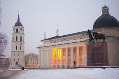 Cathédrale de Vilnius à l'aube photographie stock Cathédrale de Vilnius à l'aube photographie stock