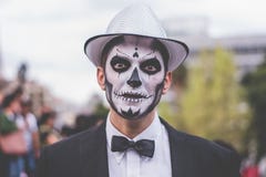 Catrina服装的外国人编辑类库存图片 图片包括有 Catrina服装的外国人编辑类库存图片 图片包括有