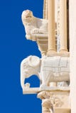 Cattedrale Particolare della finestra Trani Puglia L'Italia fotografia stock libera da diritti Cattedrale Particolare della finestra Trani Puglia L'Italia fotografia stock libera da diritti