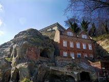 Cavernas do castelo e do arenito de Nottingham imagem de stock Cavernas do castelo e do arenito de Nottingham imagem de stock