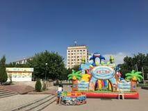 Centraal-Azië, Oezbekistan, Tashkent, maken-in-China het vermaak van het luchtkasteel stock afbeeldingen Centraal-Azië, Oezbekistan, Tashkent, maken-in-China het vermaak van het luchtkasteel stock afbeeldingen