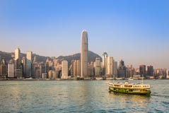 Centralt område av Hong Kong som ser från den motsatta sidan av den Victoria hamnen Arkivbild Centralt område av Hong Kong som ser från den motsatta sidan av den Victoria hamnen Arkivbild