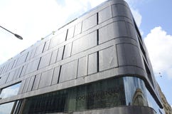 Centre commercial de façade à Varsovie photo stock Centre commercial de façade à Varsovie photo stock