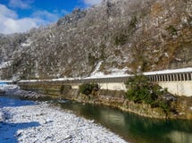 Cenário do inverno de Shirakawago, Japão imagem de stock Cenário do inverno de Shirakawago, Japão imagem de stock