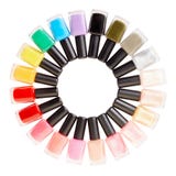 Cercle coloré de bouteilles de vernis à ongles image stock Cercle coloré de bouteilles de vernis à ongles image stock