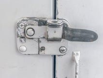 Cerradura de puerta del envase del camión imagen de archivo libre de regalías Cerradura de puerta del envase del camión imagen de archivo libre de regalías