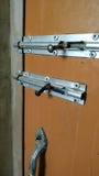 2 cerradura en una puerta, altura pesada foto de archivo libre de regalías 2 cerradura en una puerta, altura pesada foto de archivo libre de regalías