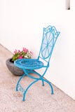 Chaise bleue de style de café de fonte photo libre de droits Chaise bleue de style de café de fonte photo libre de droits