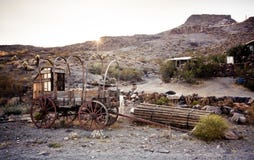 Chariot hippomobile dans le désert de Mojave. Photos stock Chariot hippomobile dans le désert de Mojave. Photos stock