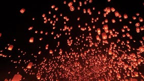 Chedi Luang med 2 Naga åker lastbil ut det breda skottet Chedi Luang med 2 Naga åker lastbil ut det breda skottet