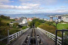 Chemin historique de funiculaire dans la vue supérieure de Wellington images stock Chemin historique de funiculaire dans la vue supérieure de Wellington images stock