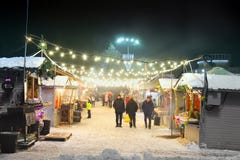 Chernihiv, Украина - 21-ое декабря 2018: Ярмарка Нового Года в центре города стоковое изображение rf Chernihiv, Украина - 21-ое декабря 2018: Ярмарка Нового Года в центре города стоковое изображение rf