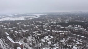 chernobyl Pripyat Silueta del hombre de negocios Cowering Invierno helicóptero almacen de video chernobyl Pripyat Silueta del hombre de negocios Cowering Invierno helicóptero almacen de video