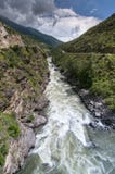 Chhuzom zbieżność Paro Chhu i Wang Chhu, Thimphu Bhutan zdjęcie royalty free Chhuzom zbieżność Paro Chhu i Wang Chhu, Thimphu Bhutan zdjęcie royalty free