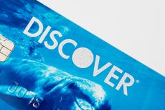 Chicago, IL, de V.S., februari-12.2017, sluit omhoog van een Discover Creditcard voor redactie slechts gebruik stock fotografie Chicago, IL, de V.S., februari-12.2017, sluit omhoog van een Discover Creditcard voor redactie slechts gebruik stock fotografie