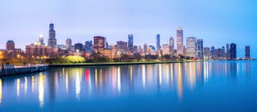 Chicago-Stadtzentrum und Michigansee-Panorama Lizenzfreie Stockbilder Chicago-Stadtzentrum und Michigansee-Panorama Lizenzfreie Stockbilder