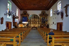 Chiesa nel bulle in groviera in Svizzera del sud fotografie stock libere da diritti Chiesa nel bulle in groviera in Svizzera del sud fotografie stock libere da diritti