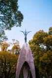 Children pokoju zabytek, Sadako Sasaki statua, Hiroszima, Japa obraz stock Children pokoju zabytek, Sadako Sasaki statua, Hiroszima, Japa obraz stock
