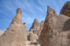 Chimeneas de hadas de Cappadocia, Nevsehir en Turquía foto de archivo Chimeneas de hadas de Cappadocia, Nevsehir en Turquía foto de archivo
