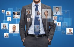 Chiuda su dell'uomo d'affari sopra le icone con i contatti immagini stock libere da diritti Chiuda su dell'uomo d'affari sopra le icone con i contatti immagini stock libere da diritti