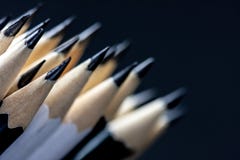 Chiuda sulle punte di legno in bianco e nero della matita fotografie stock Chiuda sulle punte di legno in bianco e nero della matita fotografie stock