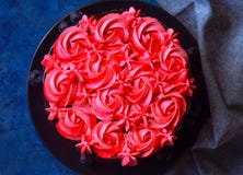 Chocolate Cake with strawberry butter cream icing Stock Photography Chocolate Cake with strawberry butter cream icing Stock Photography