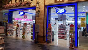 Chon Buri, Thailand - December 21, 2018: Buitenmening van de opslag van de Laarzenapotheek, Eind 21 Pattaya tak De Laarzenapothee stock foto Chon Buri, Thailand - December 21, 2018: Buitenmening van de opslag van de Laarzenapotheek, Eind 21 Pattaya tak De Laarzenapothee stock foto