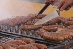 Chorizo argentin typique grillé dans la rue Viande argentine photos stock Chorizo argentin typique grillé dans la rue Viande argentine photos stock