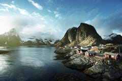 Choza de la pesca en la puesta del sol de la primavera - Reine, Lofoten imagenes de archivo Choza de la pesca en la puesta del sol de la primavera - Reine, Lofoten imagenes de archivo