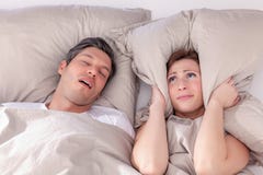 Chrapanie przy nocą obraz stock Chrapanie przy nocą obraz stock