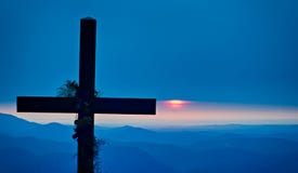 Christian Worship Cross Overlooking Mountains At Sunrise Royalty Free Stock Images