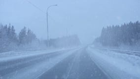 Chute de neige sur la route Chute de neige sur la route