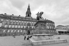 Château de Christianborg en noir et blanc images libres de droits Château de Christianborg en noir et blanc images libres de droits