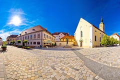 Cidade barroco da vista panorâmica do quadrado de Varazdin fotografia de stock Cidade barroco da vista panorâmica do quadrado de Varazdin fotografia de stock