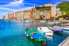Cidade costeira bonita Portovenere, parque nacional de Cinque Terre fotografia de stock Cidade costeira bonita Portovenere, parque nacional de Cinque Terre fotografia de stock