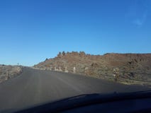 Cieli blu sopra le formazioni rocciose dispari fotografia stock Cieli blu sopra le formazioni rocciose dispari fotografia stock